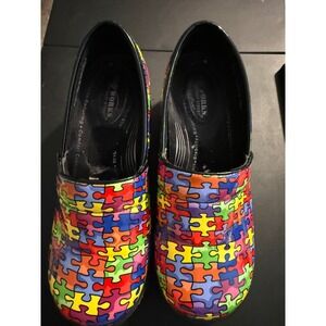 Easy Street Women's Autistic Puzzle Clogs Size 7.5 W Slip Resistant Work Shoes